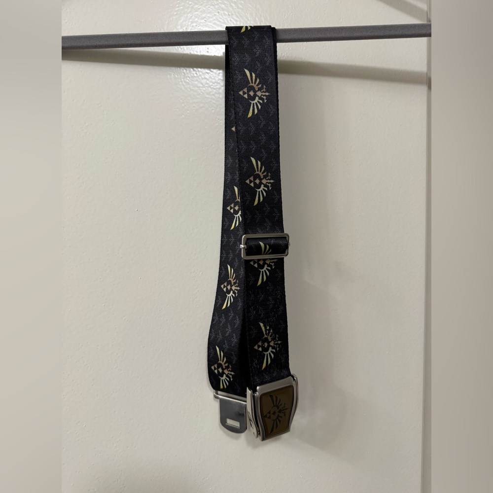 Bioworld Legend of Zelda seatbelt Belt one size